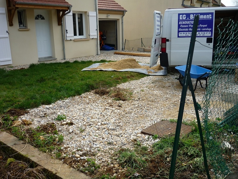 Création d`une entrée de maison en béton désactivé